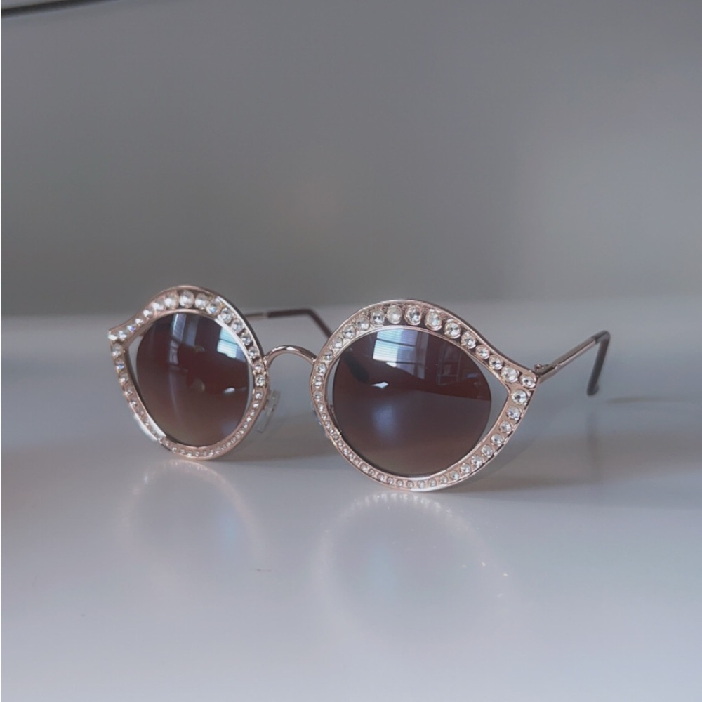 Elegant Crystal-Embellished Sunglasses